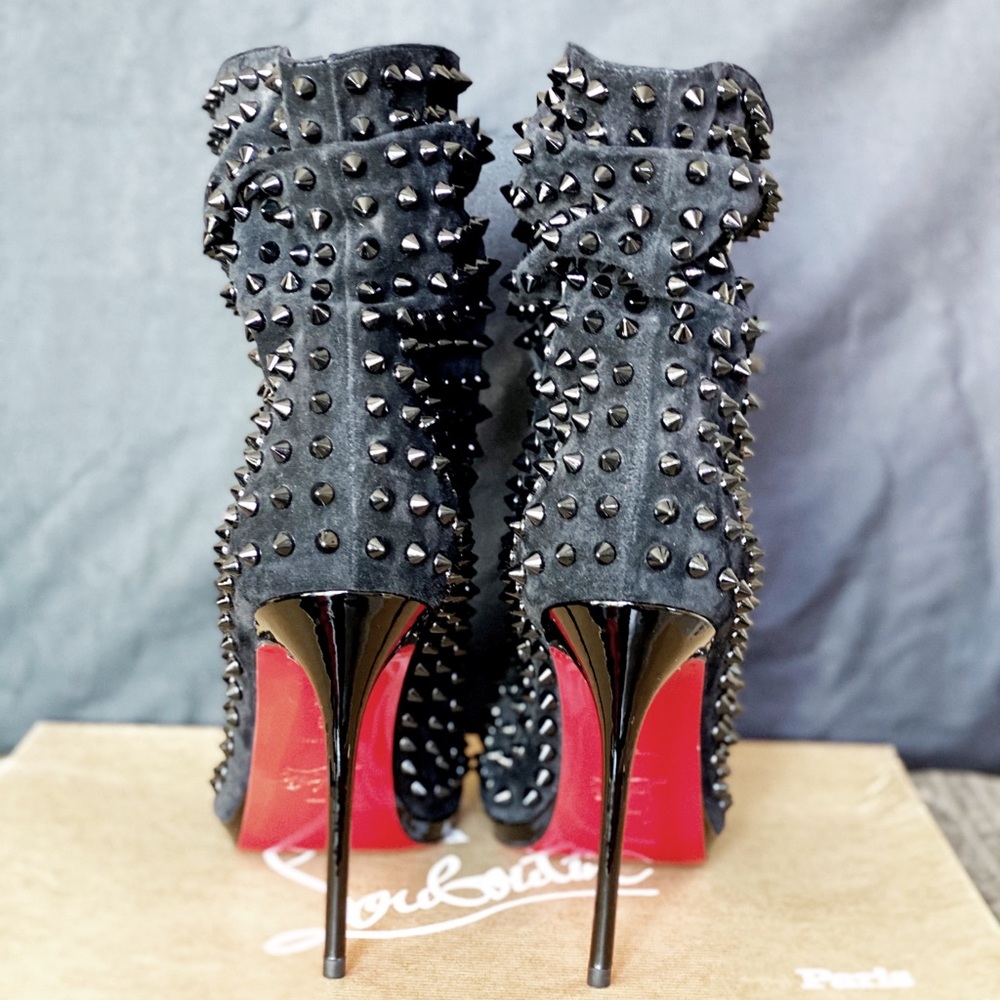 *SOLD* CHRISTIAN LOUBOUTIN. GUERILLA Spike Bootie - Picture 4 of 13